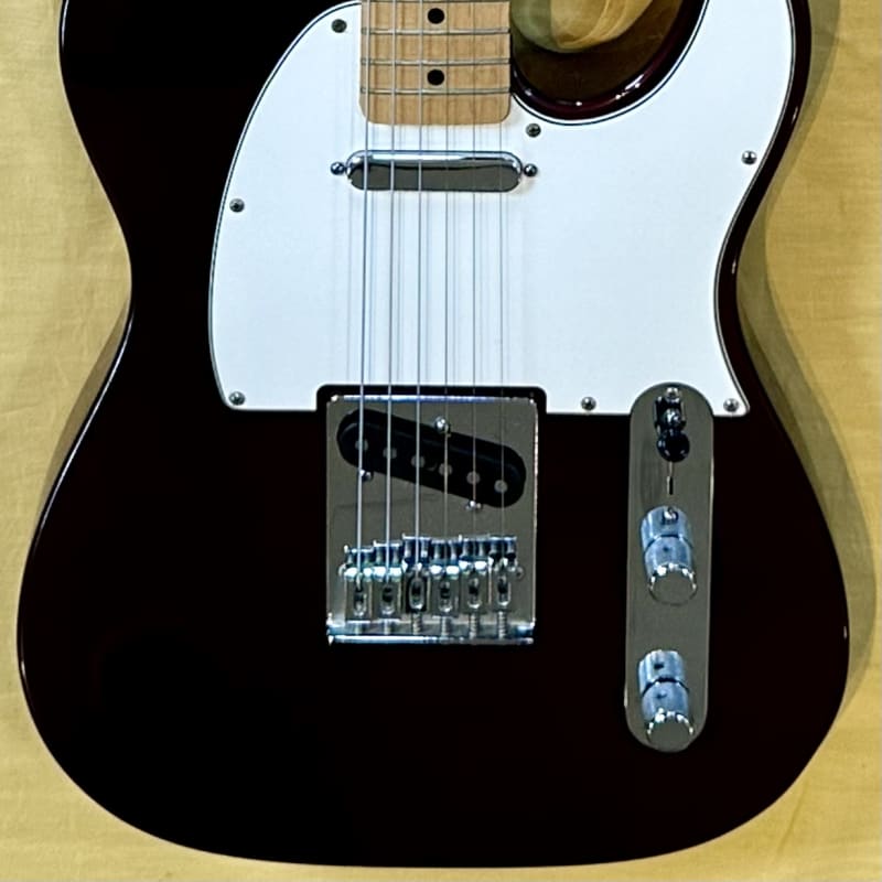 1998 – 2005 Fender Standard Telecaster Midnight Wine – £415 used Guitar