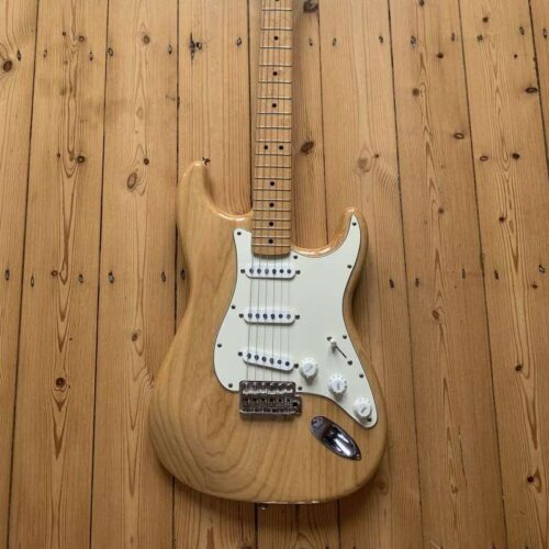 1999 - 2018 Fender Classic Series '70s Stratocaster with Maple... -        Stratocaster