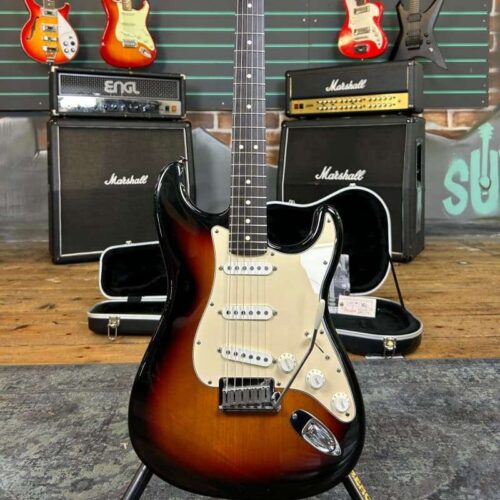 2005 Fender American Standard Stratocaster 3-Colour Sunburst - £1050 used Guitar