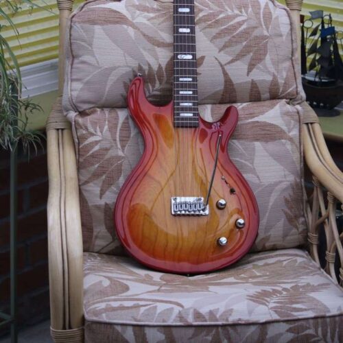 used 2012 Line 6 Variax Modelling Guitar Cherry Sunburst - Effect Pedal