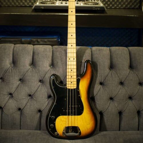 1970 - 1983 Fender Precision Bass Left-Handed with Maple Fretb... -         Precision Bass