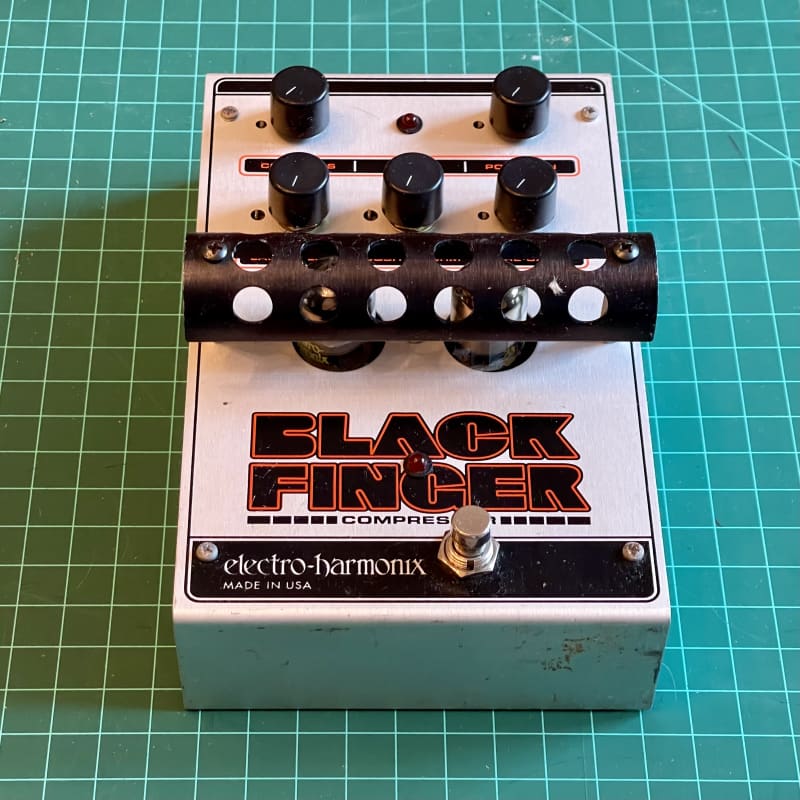 used 2010s Electro-Harmonix Black Finger Optical Tube Compressor Si... - Effect Pedal