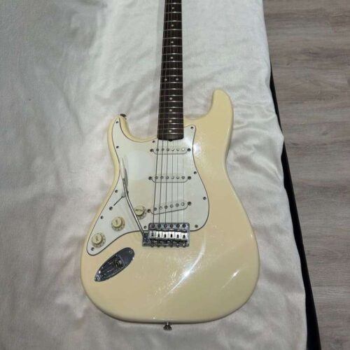 Circa 80's Fender Left Hand American Vintage '61 Stratocaster ... - £900 used Guitar