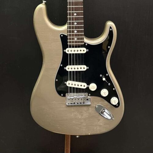 2013 Fender Stratocaster Shoreline Gold -        Stratocaster