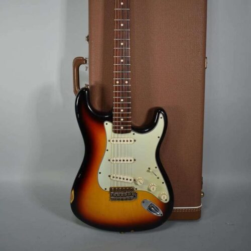 2006 Fender Stratocaster Sunburst -        Stratocaster