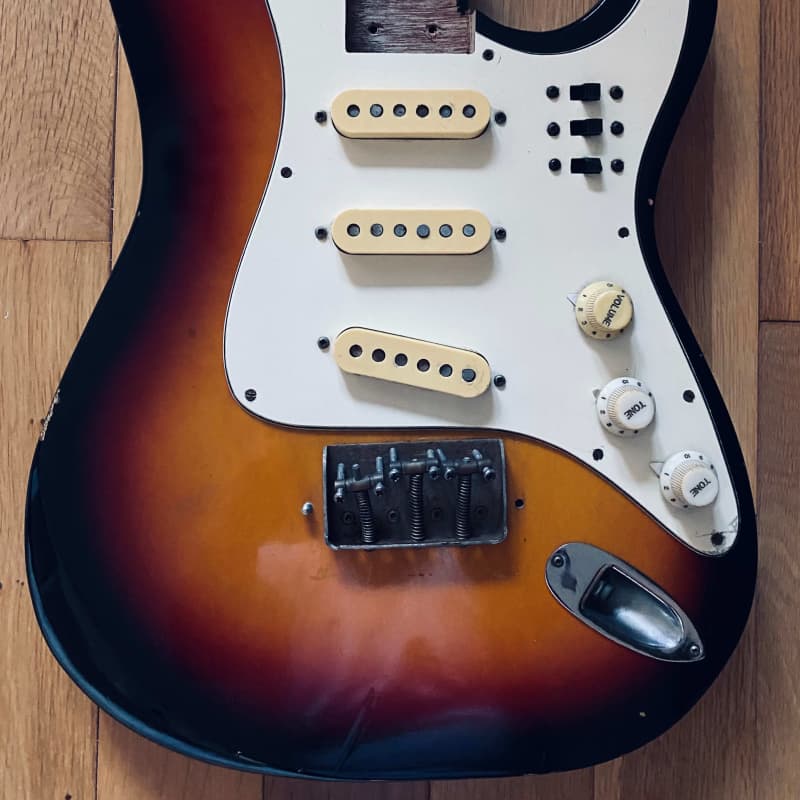 Late 1970'S Zenta Stratocaster copy Sunburst - £125 used Guitar