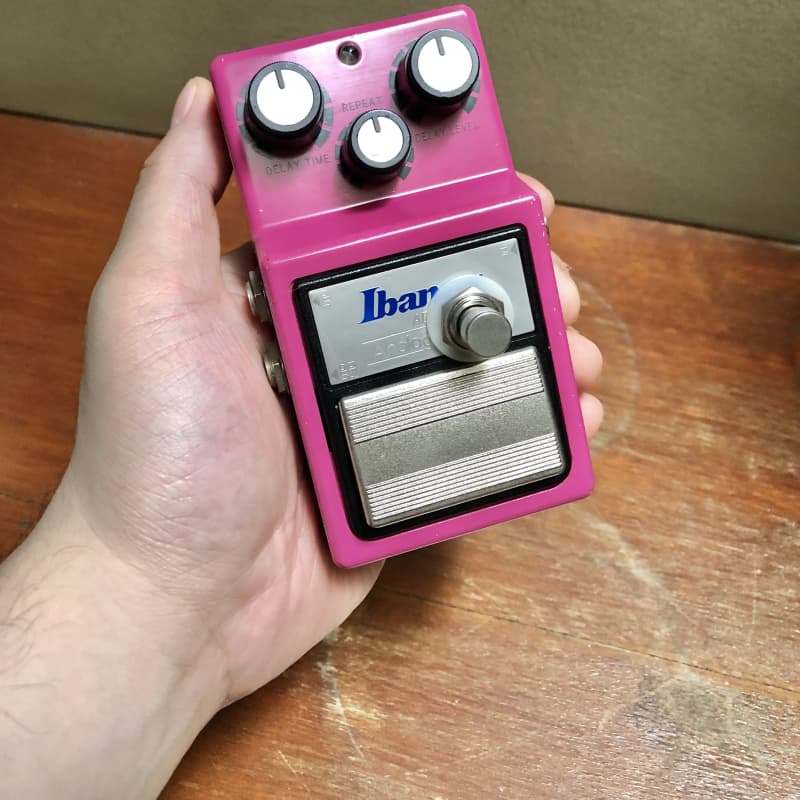 used 2010s Keeley Ibanez AD-9 Analog Delay with Mod Hot Pink - Effect Pedal