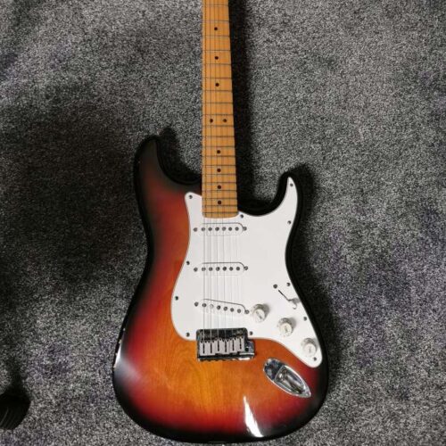 1998 - 2000 Fender American Standard Stratocaster with Maple F... - £980 used Guitar