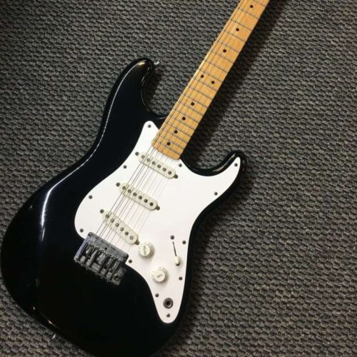 83 Fender Standard Stratocaster Black -        Stratocaster