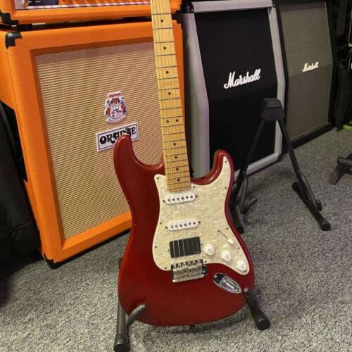 2002 - 2005 Fender Highway One Stratocaster with Maple Fretboa... -        Stratocaster