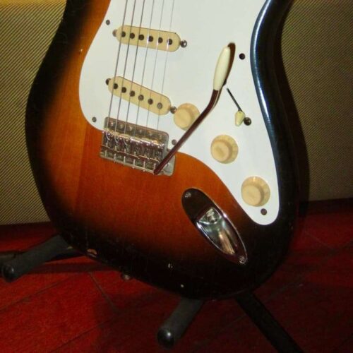 1982 Fender Fender '57 Re-Issue American Stratocaster (1957 re... -        Stratocaster