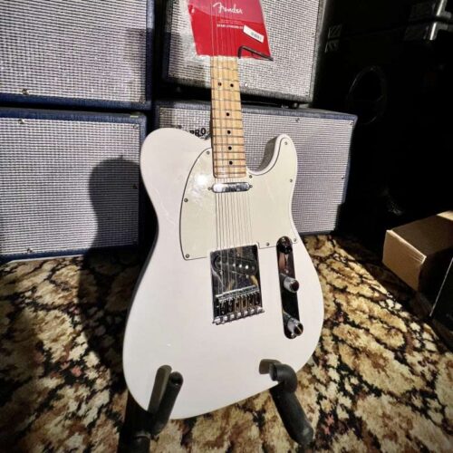 2022 Fender Player Telecaster with Maple Fretboard Polar White -        Telecaster