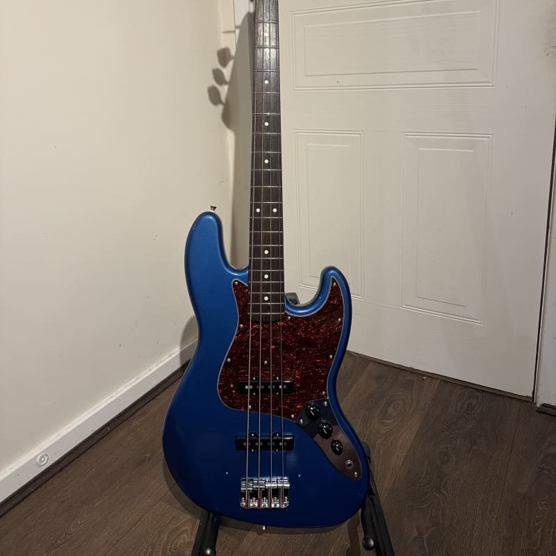 1993 Fender Jazz Bass Lake Placid Blue – £795 used Guitar