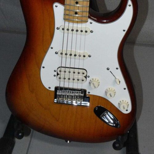 2008 - 2016 Fender American Standard Stratocaster with Rosewoo... -        Stratocaster