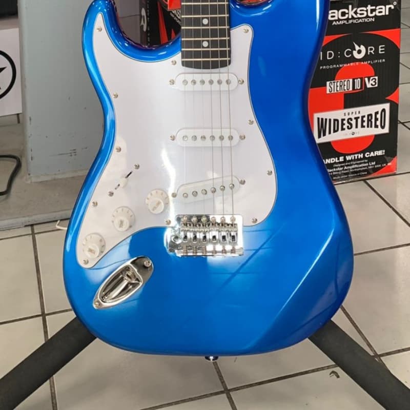 Chord Chord CAL63 Standard Electric Guitar, Metallic Blue, Lef... - £139 new Guitar