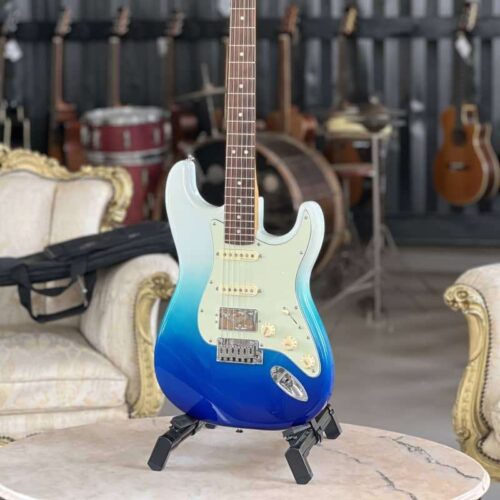 Fender Player Plus Stratocaster HSS PF Belair Blue -        Stratocaster