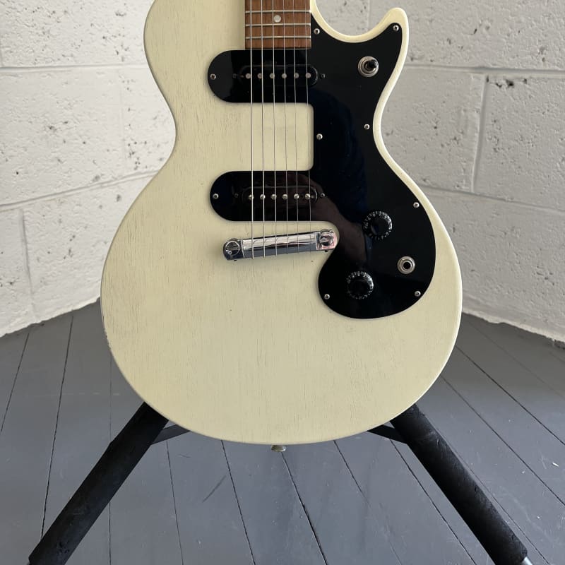 2007 - 2013 Gibson Melody Maker Satin White - £700 used Guitar