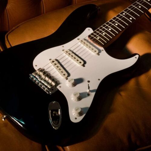 80 s Fender Stratocaster MIJ Negro -        Stratocaster