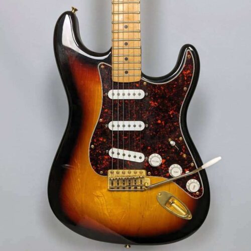 2012 Fender Deluxe Series Stratocaster Sunburst -        Stratocaster