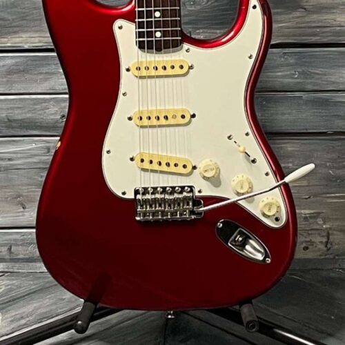 1986 Fender Stratocaster Candy Apple Red -        Stratocaster