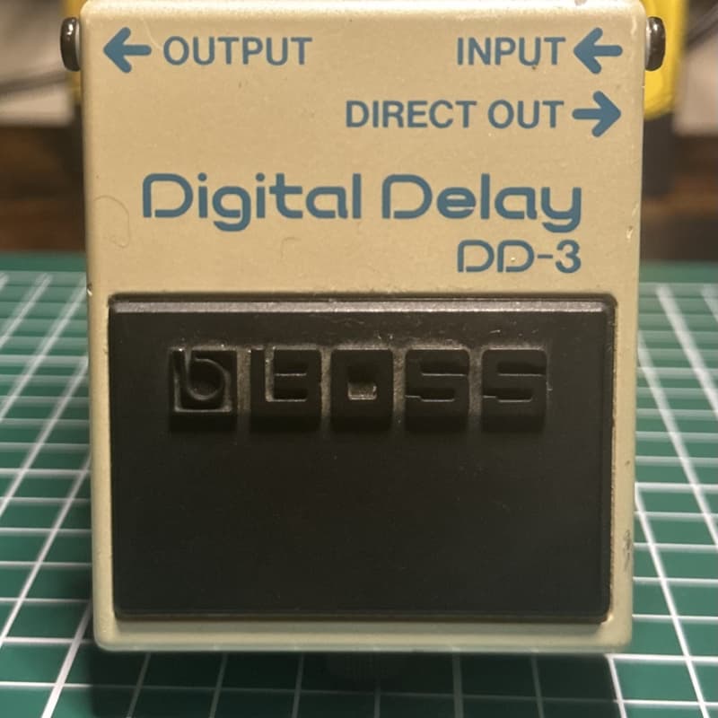 used 1990 - 2001 Boss DD-3(a) Digital Delay White - Effect Pedal