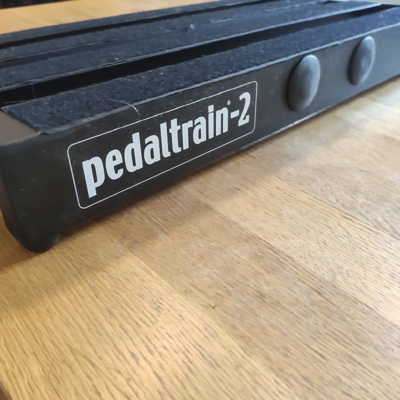 used 2010s Pedaltrain Classic 2 with Soft Case Black - Effect Pedal