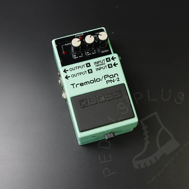 used Boss PN-2 Tremolo/Pan (Silver Label) Green - Effect Pedal