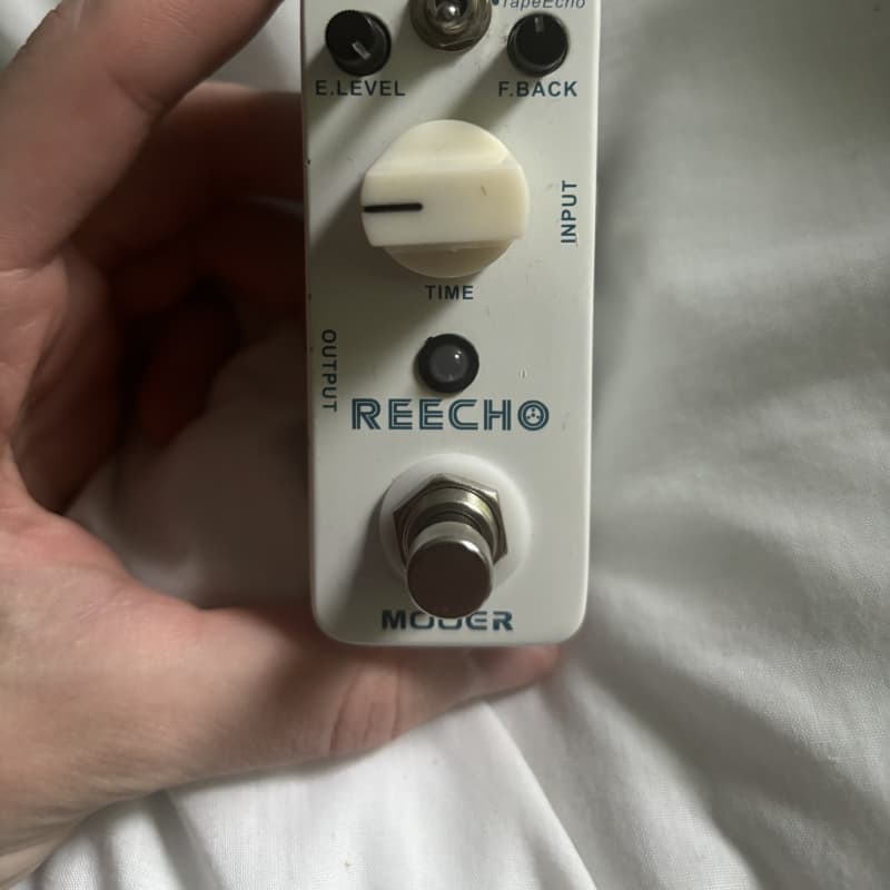 used 2010s Mooer ReEcho White - Effect Pedal