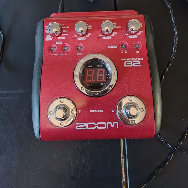 used 2000s Zoom B2 Bass Multi-Effect Red - Effect Pedal