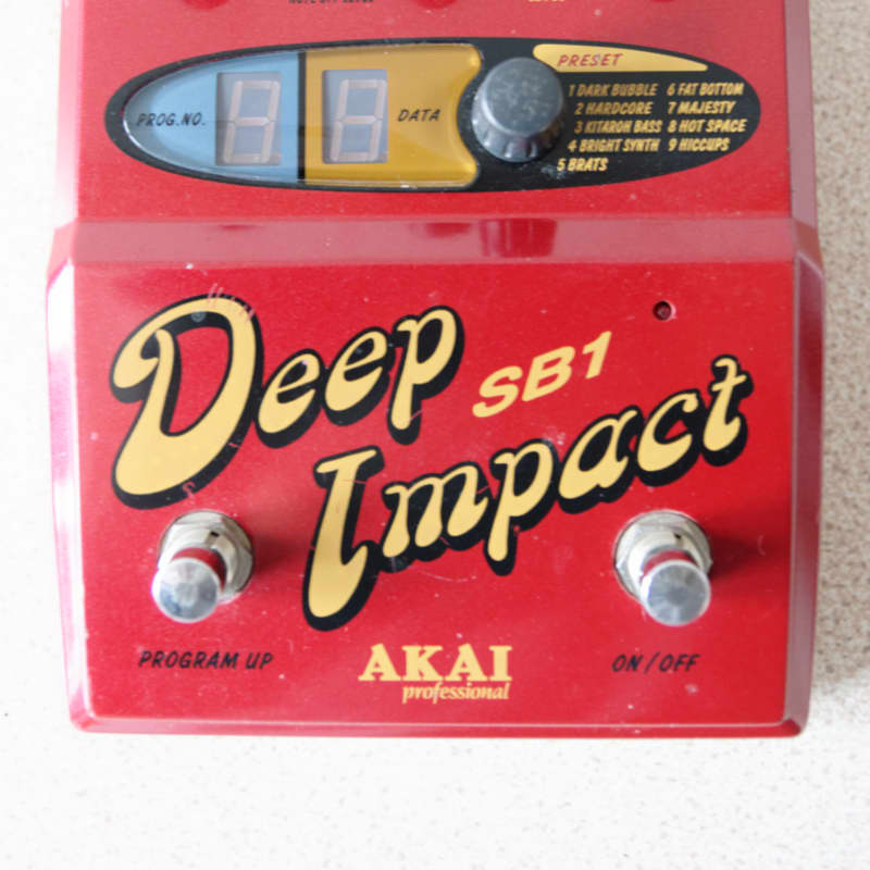 used Mid 90's + Akai Deep Impact SB1 Red - Effect Pedal