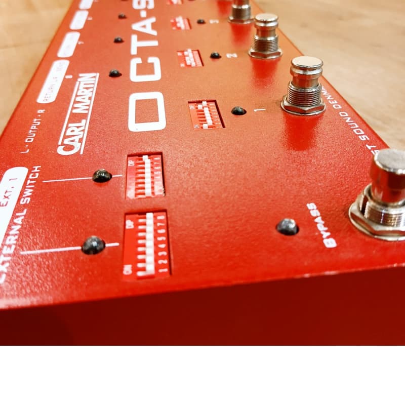 used 2010s Carl Martin Octa-Switch II Red - Effect Pedal