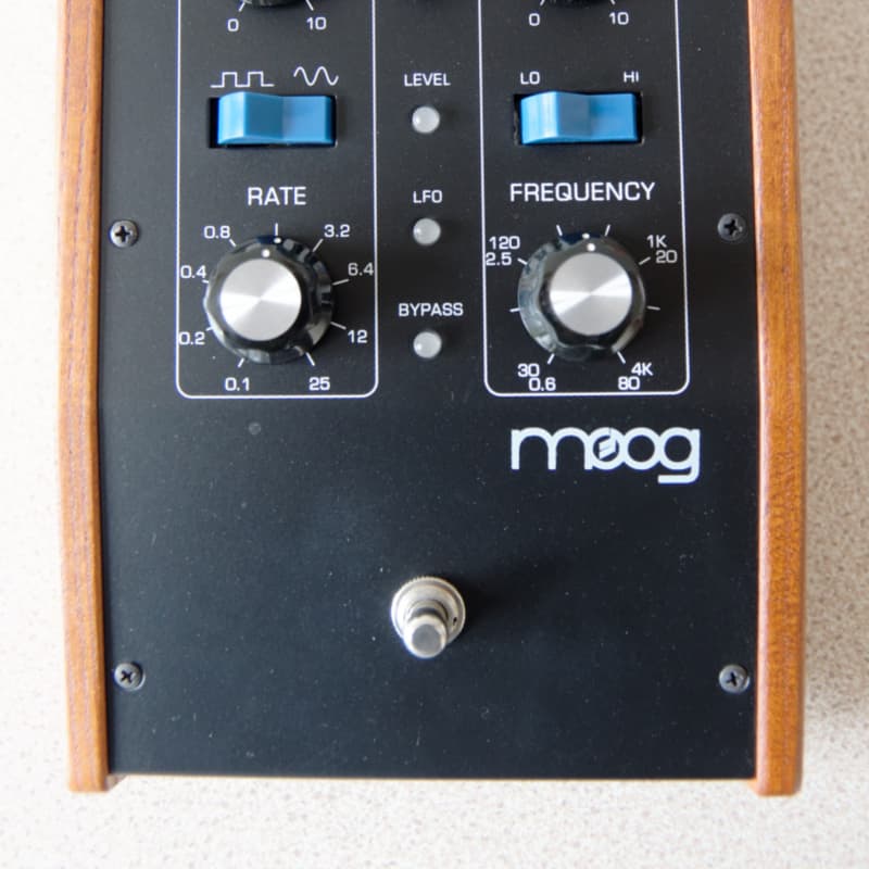 used 2000s Moog Moogerfooger MF-102 Ring Modulator Black & Wood - Effect Pedal