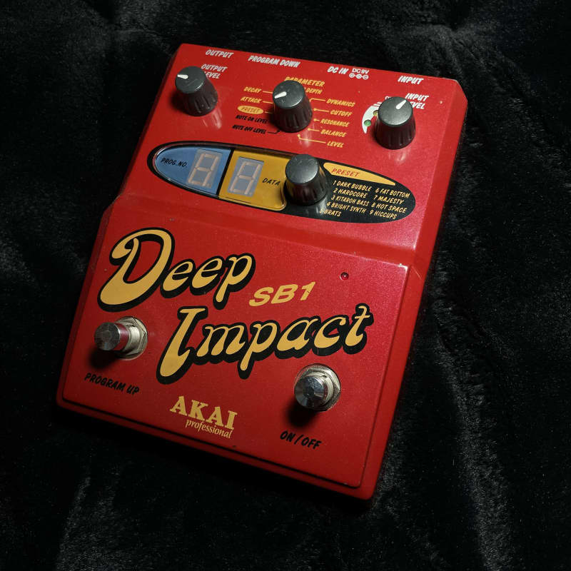 used 2000s Akai Deep Impact SB1 Red - Effect Pedal