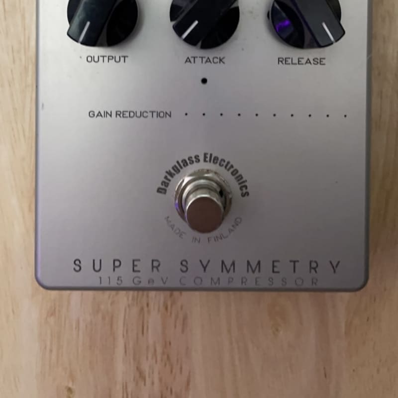 used 2010s Darkglass Electronics Super Symmetry Compressor Silver - Effect Pedal