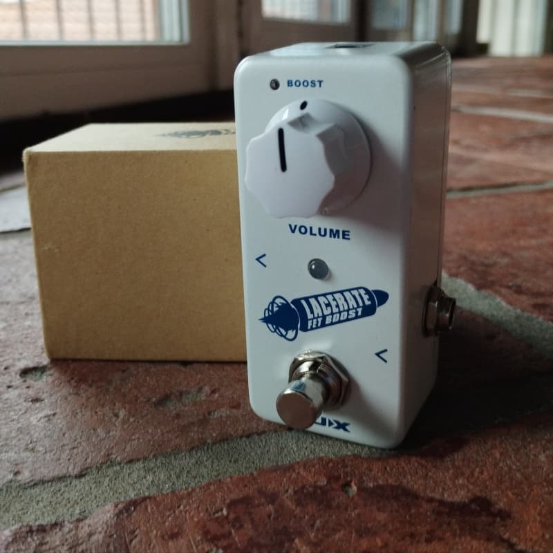 used 2010s NuX NFB-2 Lacerate FET Boost White - Effect Pedal