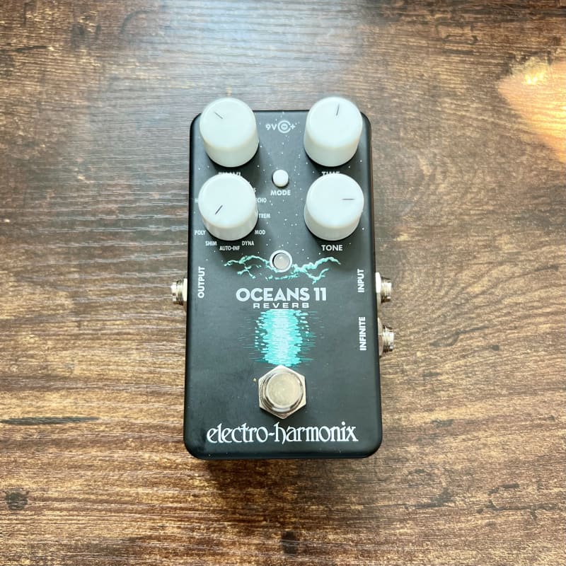 used 2018 - Present Electro-Harmonix Oceans 11 Reverb Black - Effect Pedal