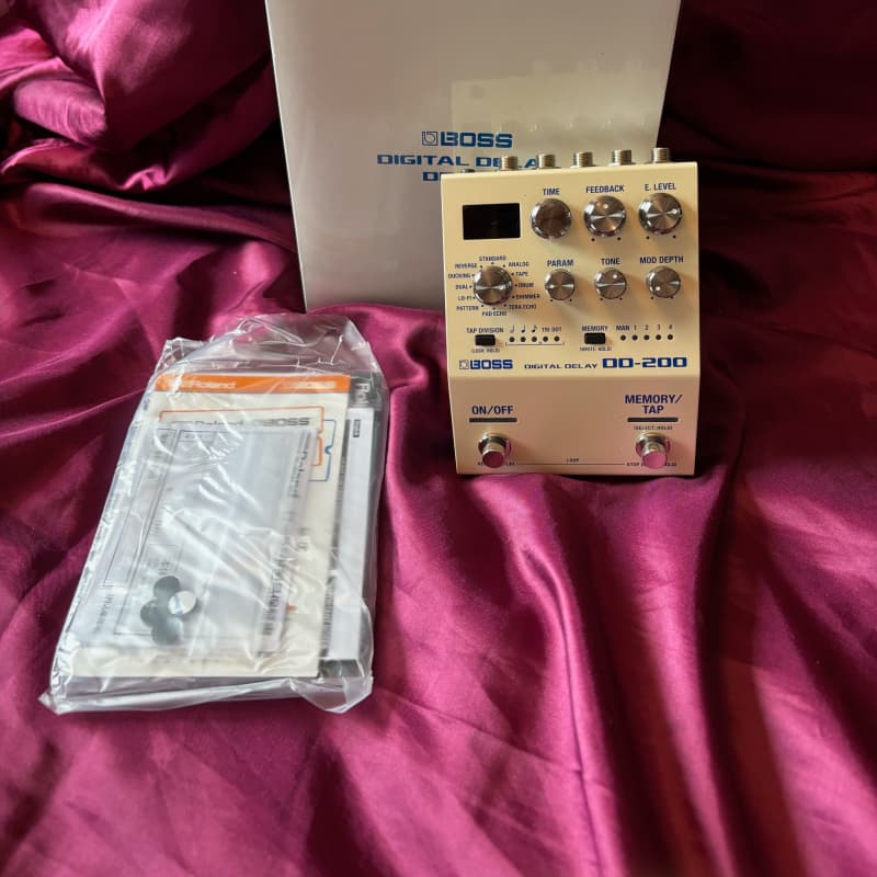 used 2019 - Present Boss DD-200 Digital Delay Silver - Effect Pedal