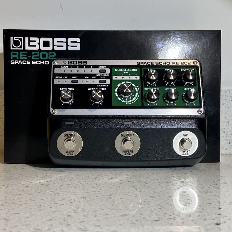 used ~2020 Boss RE-202 Space Echo Black / Green - Effect Pedal