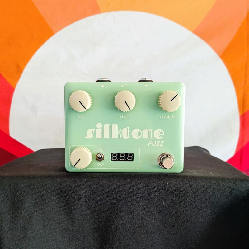 used 2023 Silktone Fuzz Surf Green - Effect Pedal