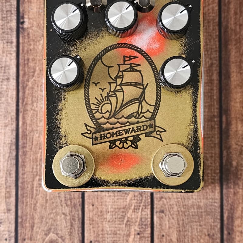 new Hello Sailor Effects FreeRange Black over fiesta red over gold - Effect Pedal