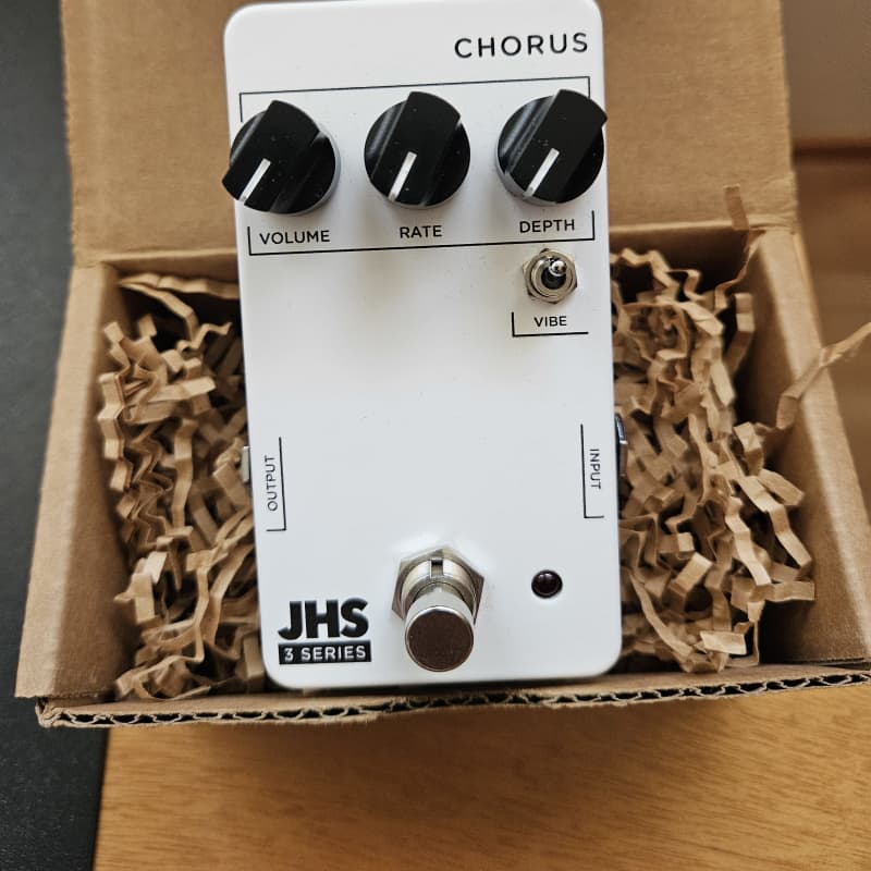 used 2020 - Present JHS 3 Series Chorus White - Effect Pedal