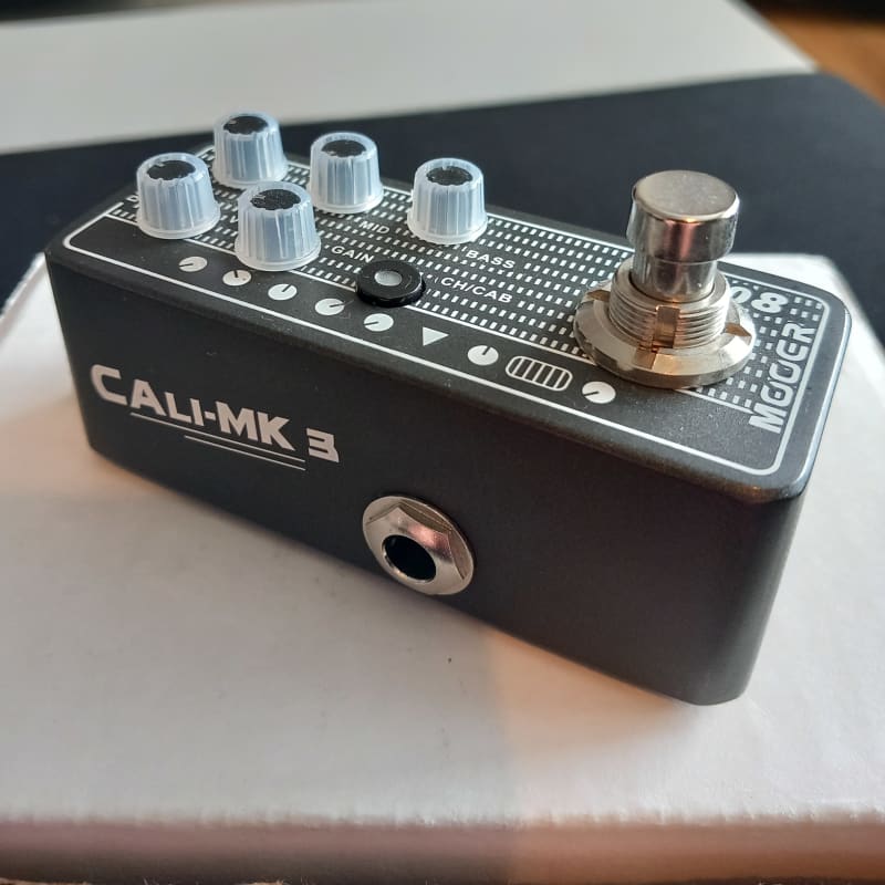 used 2010s Mooer 008 Cali-MK 3 Micro Preamp Grey - Effect Pedal