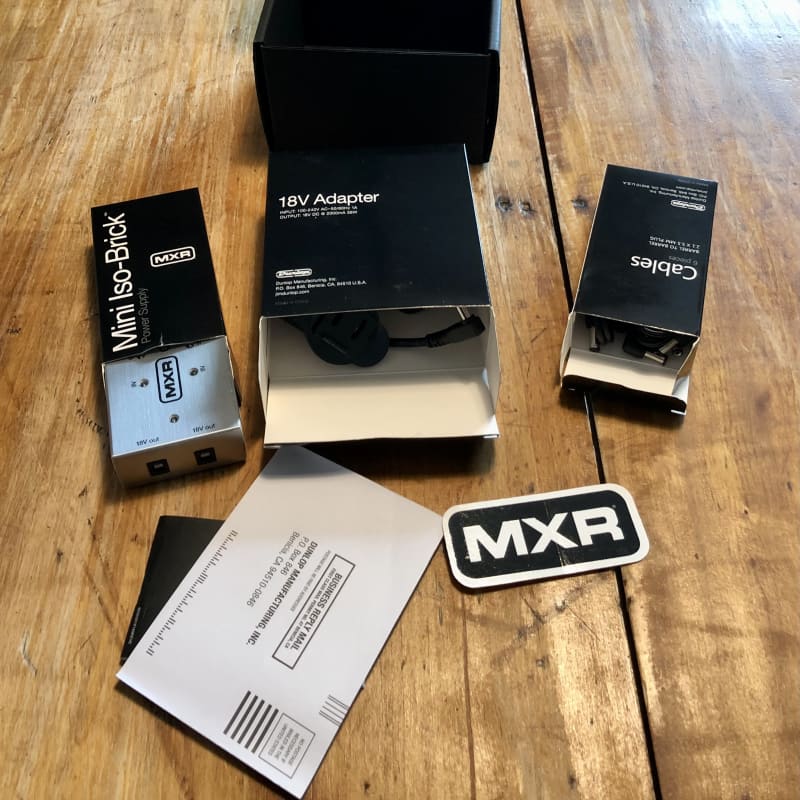 used 2018 – Present MXR M239 Mini Iso-Brick Power Supply Silver – Effect Pedal