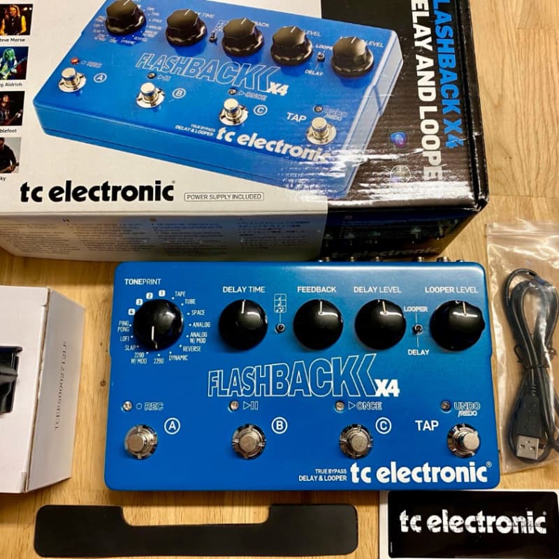 used 2011 - 2019 TC Electronic Flashback X4 Delay & Looper Blue - Effect Pedal