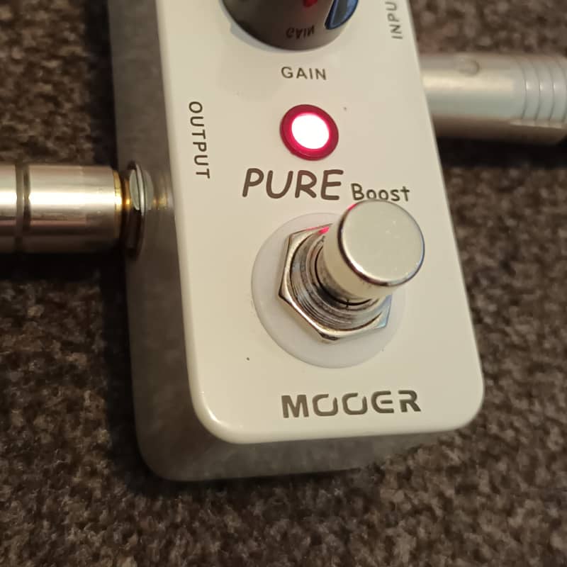 used 2010s Mooer Pure Boost White - Effect Pedal