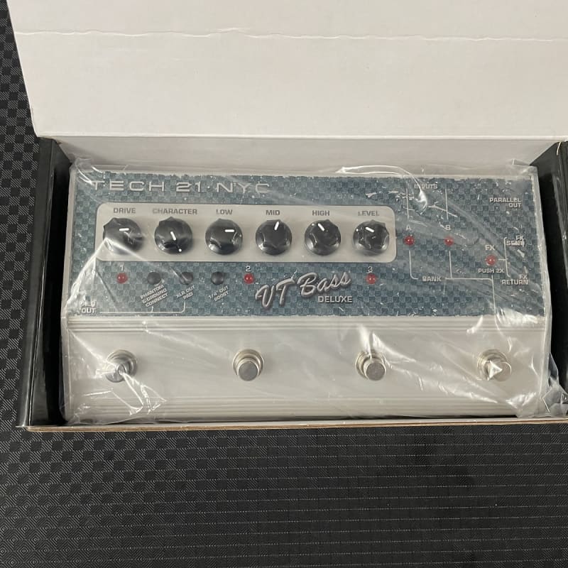 used 2010s Tech 21 VT Bass Deluxe Brushed Aluminum - Effect Pedal