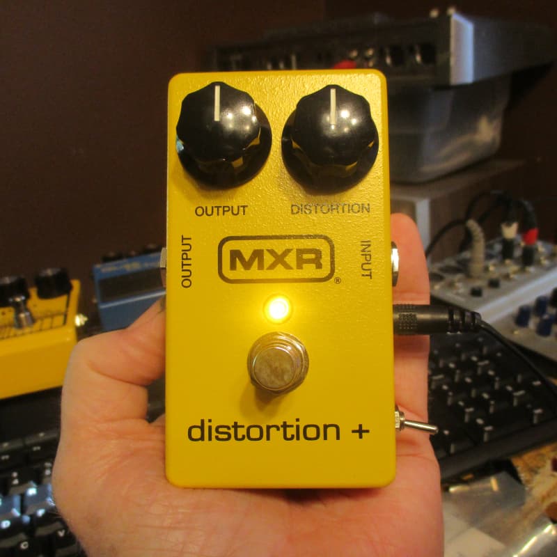 used MXR M104 Distortion + Yellow - Effect Pedal