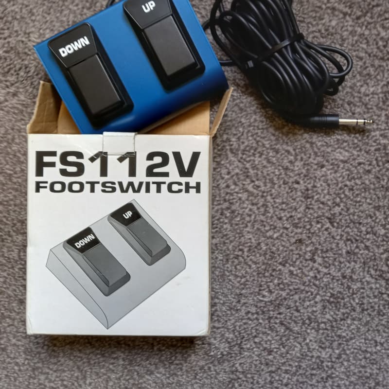 used 2015 Behringer FS11 2 V Foot switch BLUE - Effect Pedal