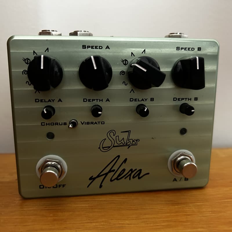 used 2010s Suhr Alexa Dual Channel Multi-Wave Chorus / Vibrato Green - Effect Pedal