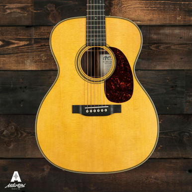 Martin 000-28EC Eric Clapton Signature Acoustic Guitar in Natural - Image 3